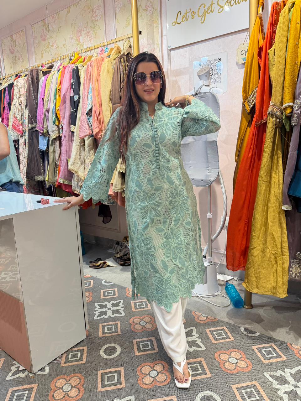 Cosmos Floral Crochet Kurta