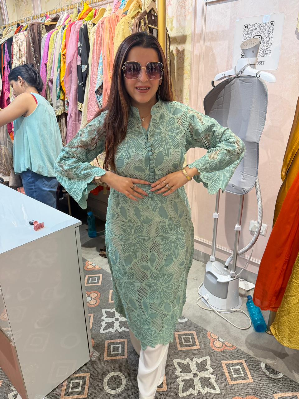Cosmos Floral Crochet Kurta