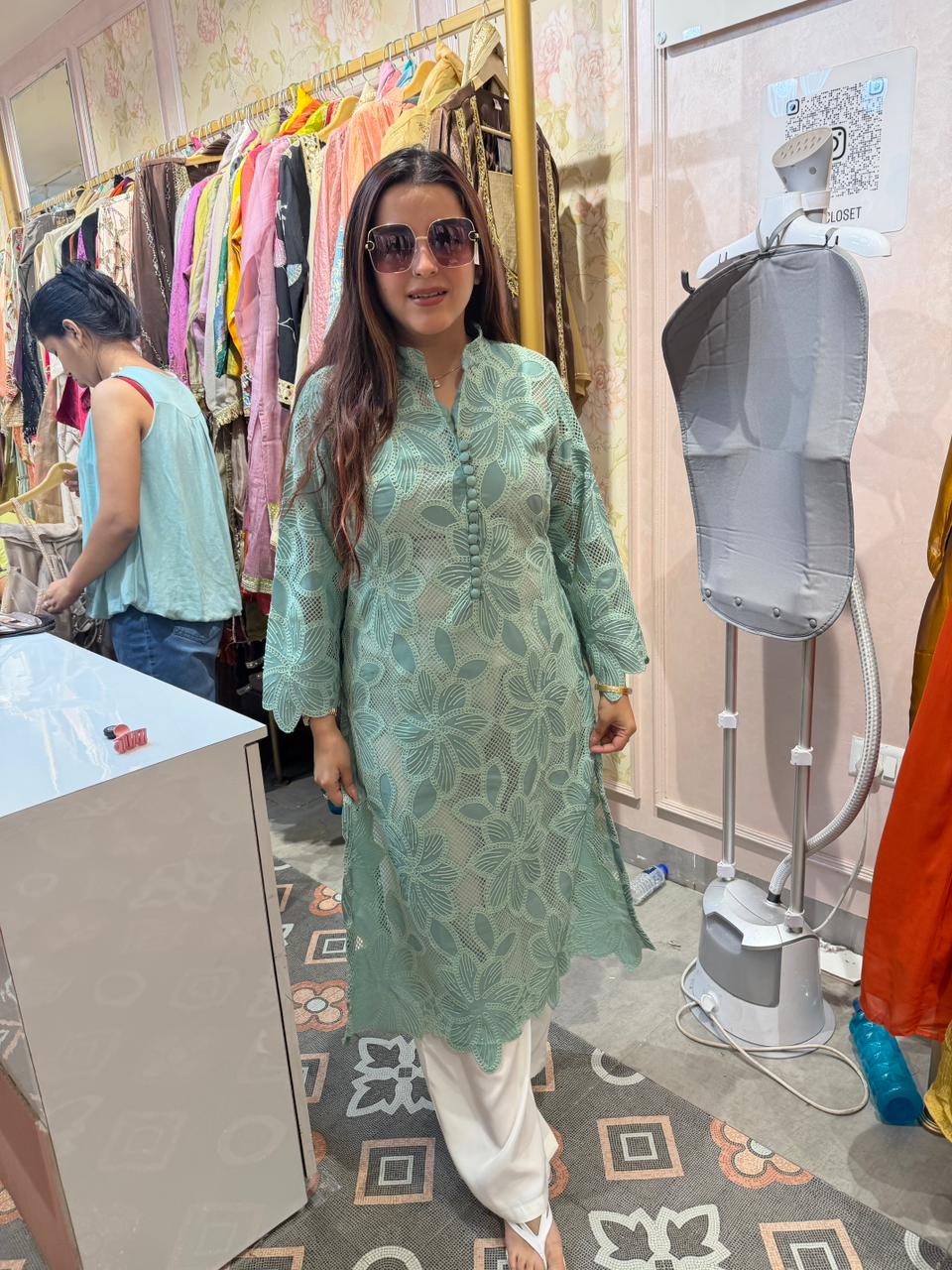 Cosmos Floral Crochet Kurta
