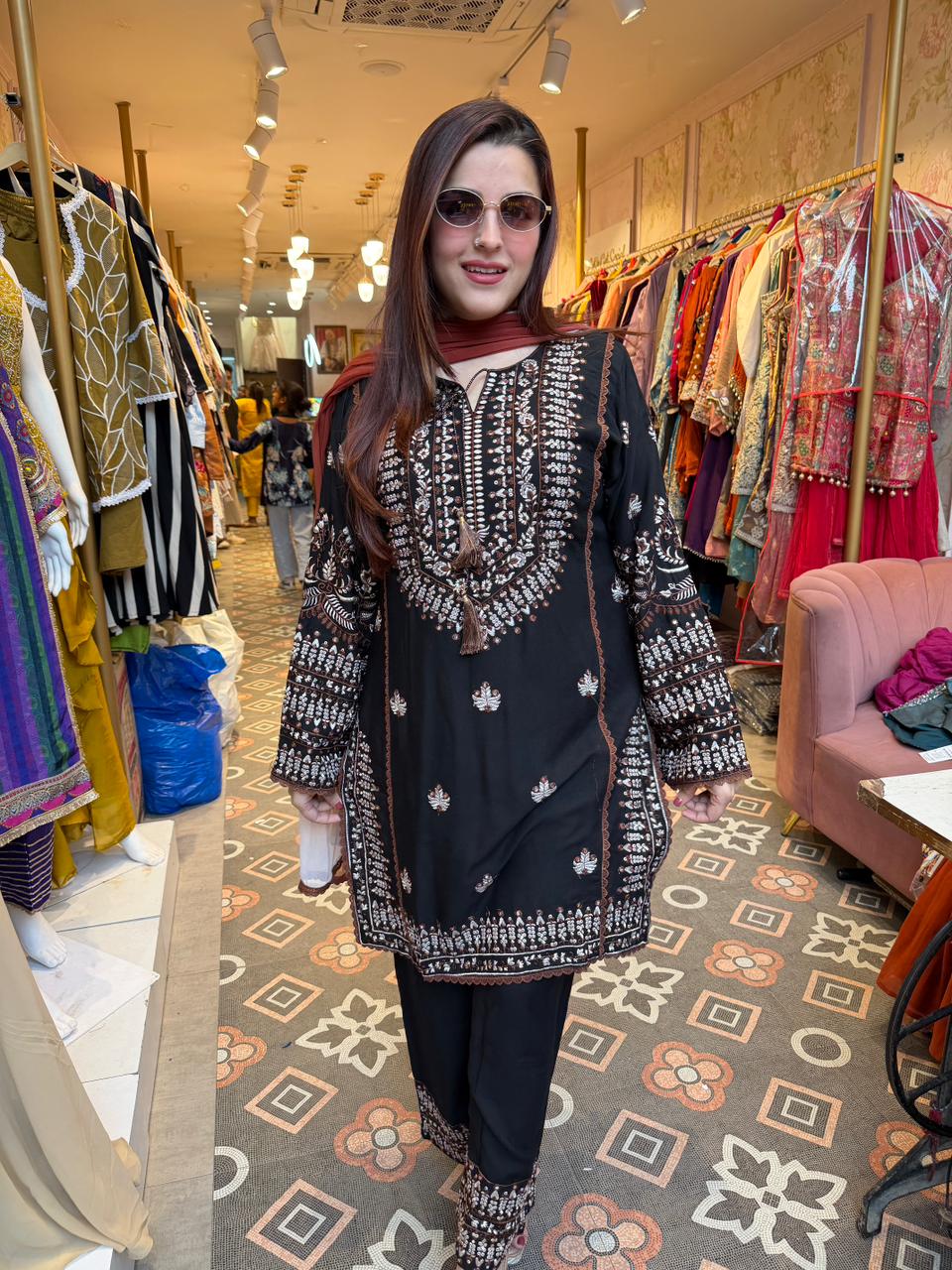 Sobar Noir Embroidered Kurta Set
