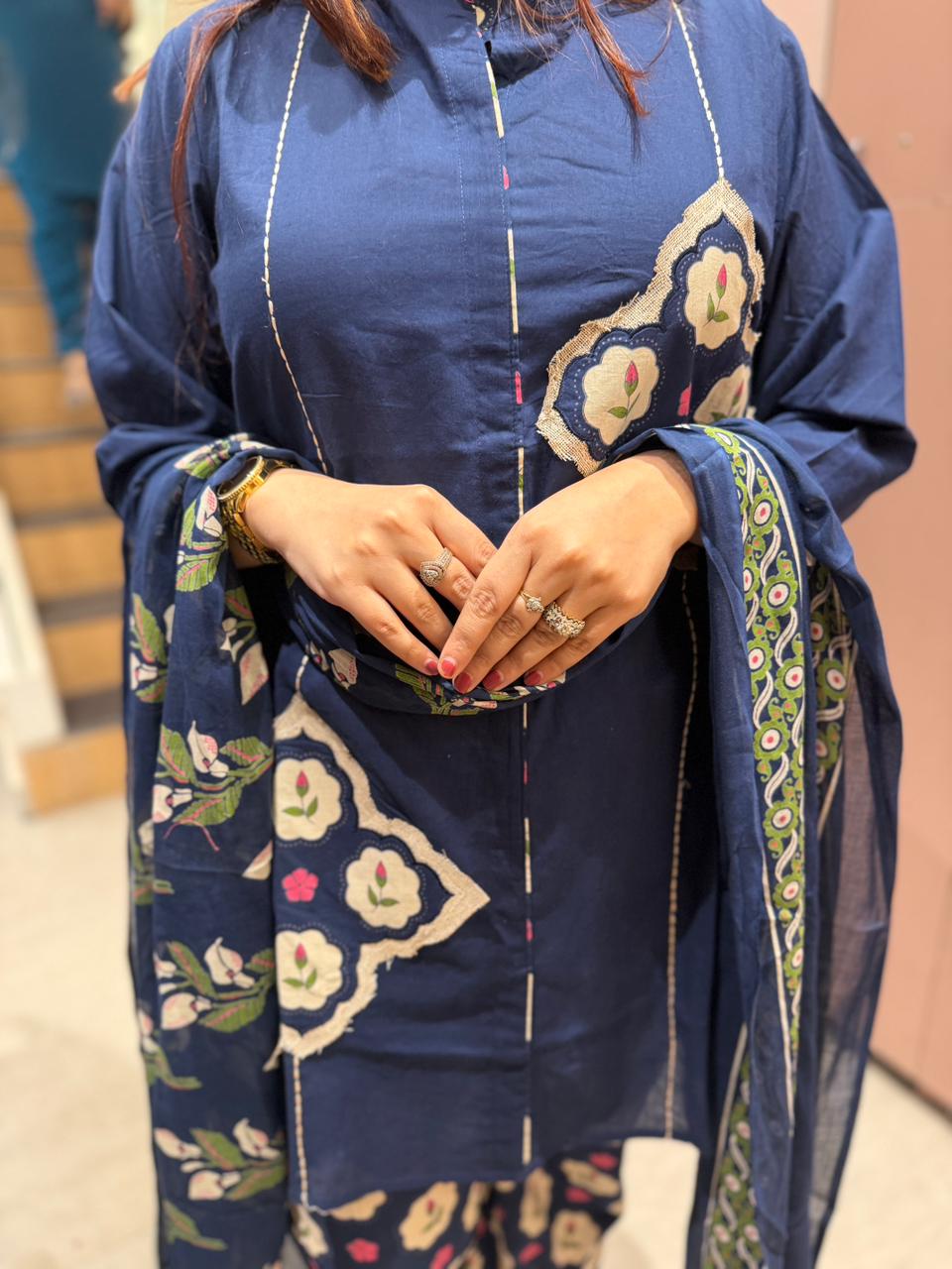Niya Floral Elegance suit set