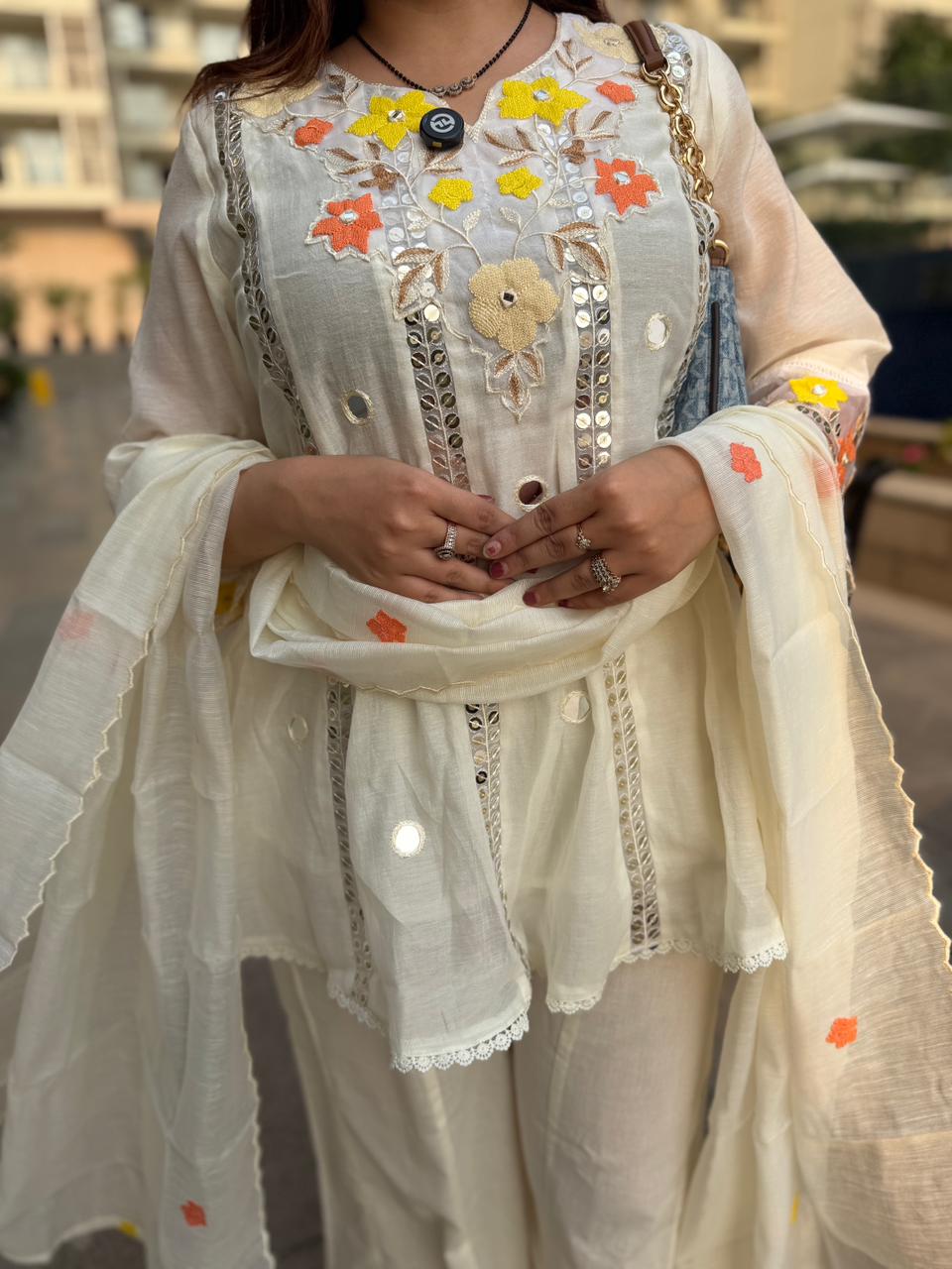 Eyvy Embroidered Kurta set