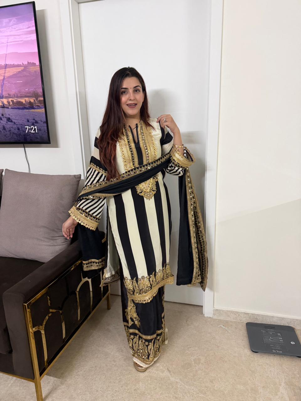 Niyar Regal Embroidered Kurta Set