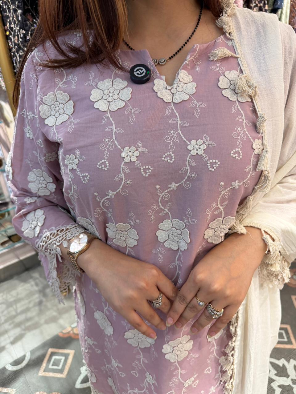 Benzy Embroidered Kurta Set