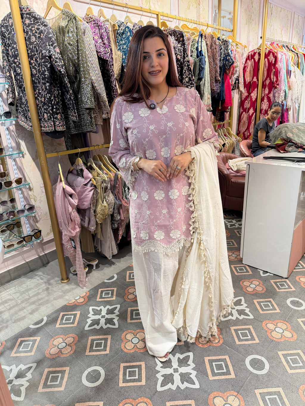 Benzy Embroidered Kurta Set