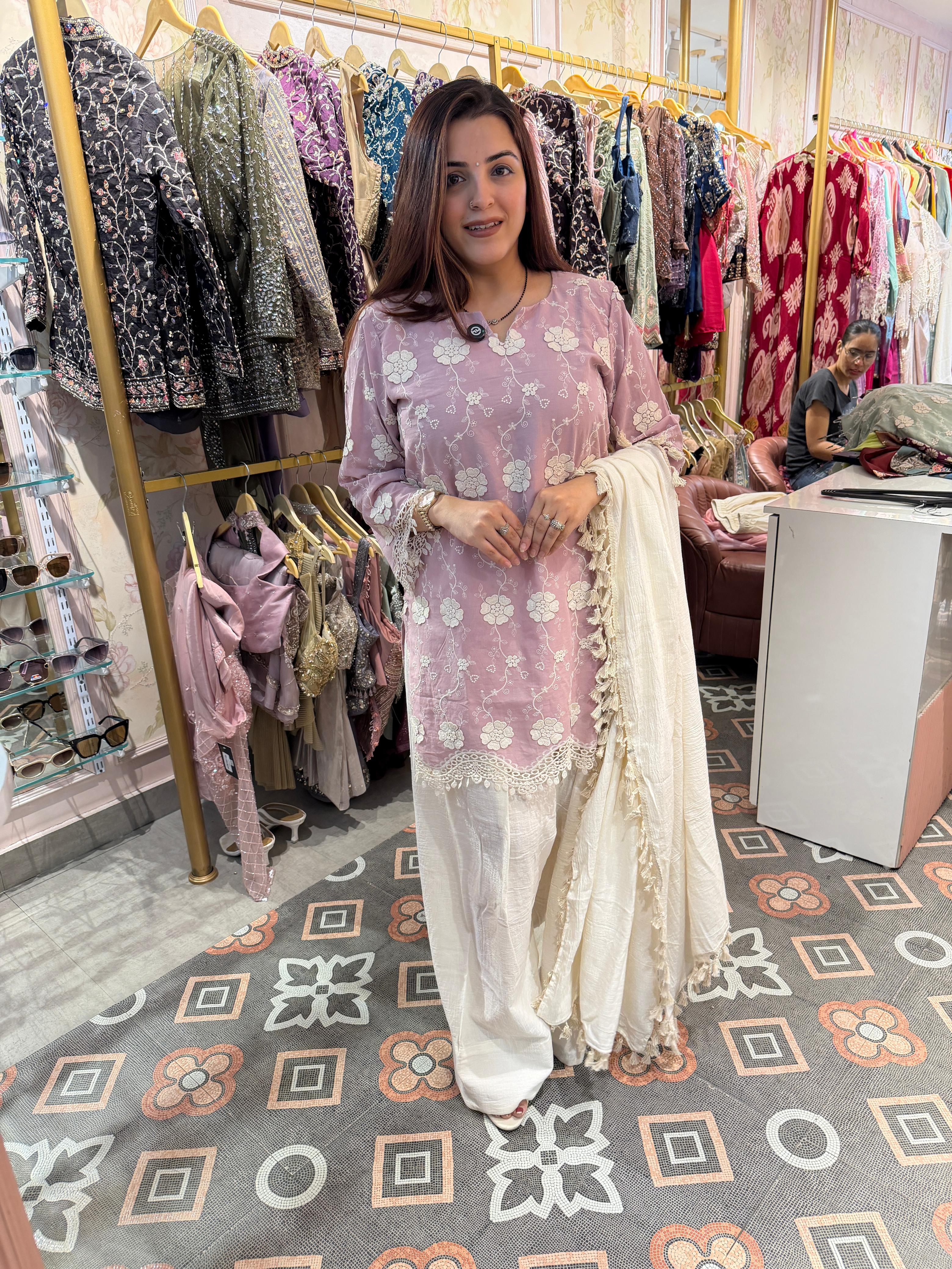 Benzy Embroidered Kurta Set