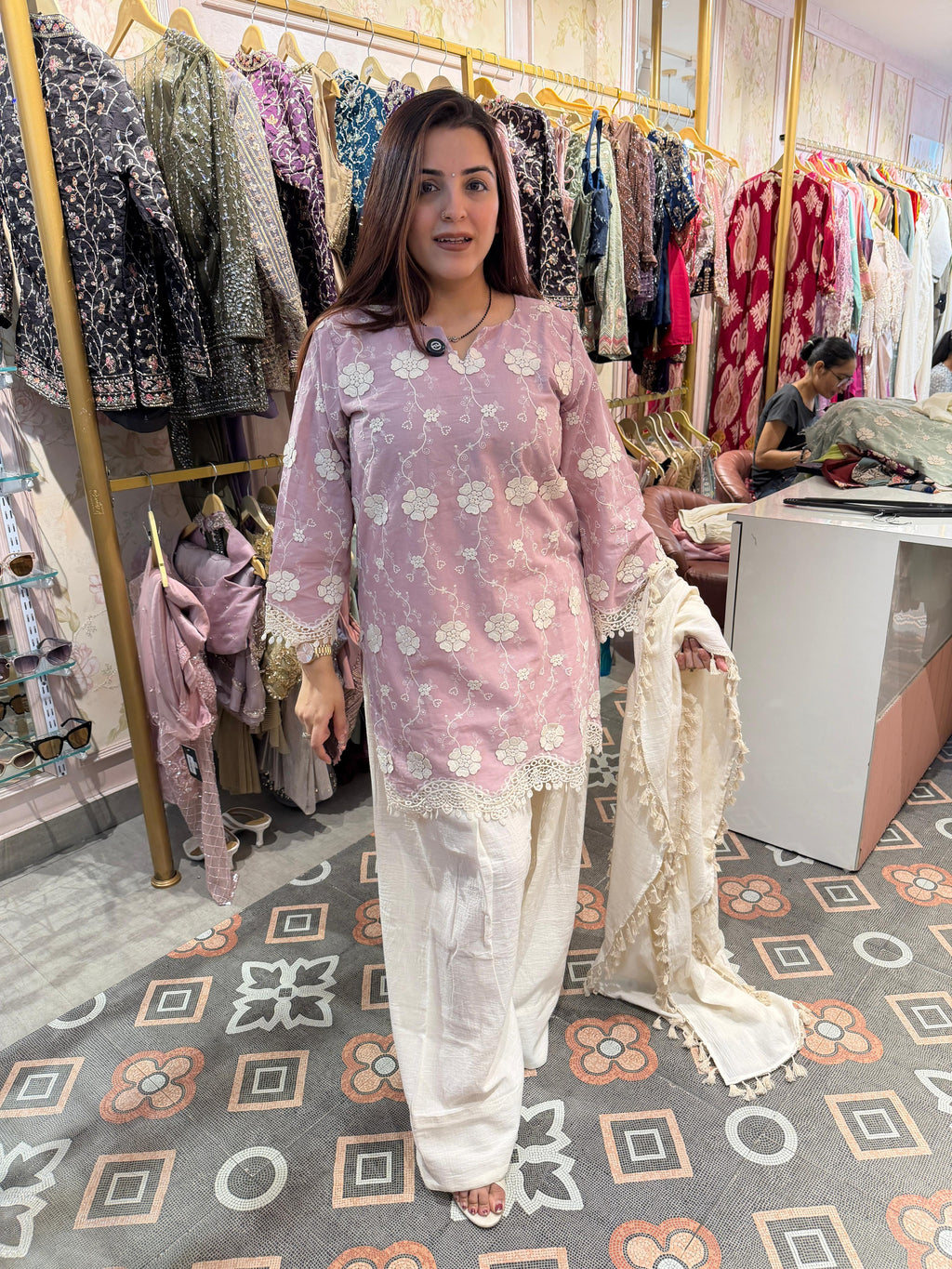 Benzy Embroidered Kurta Set