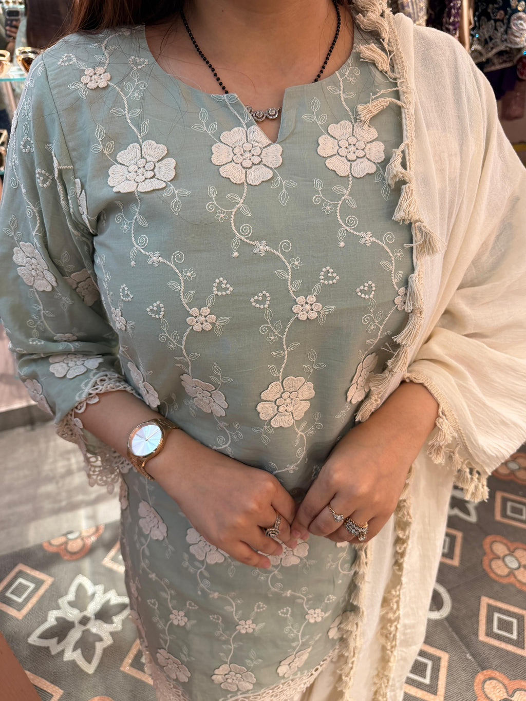 Benzy Embroidered Kurta Set