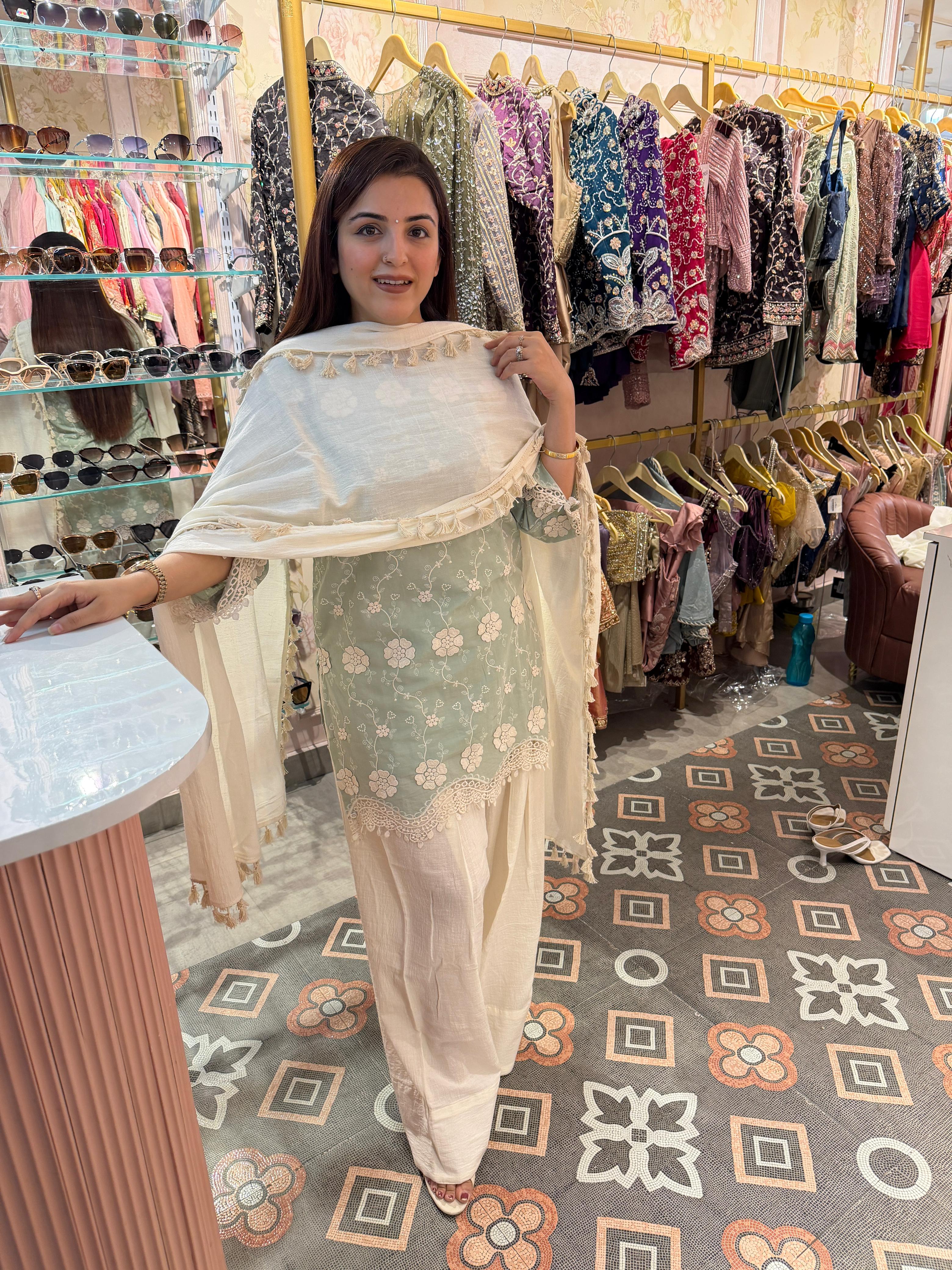 Benzy Embroidered Kurta Set