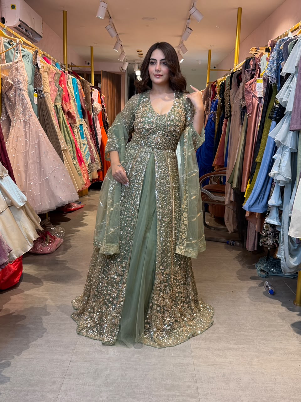 Royal princess-cut festive gown style