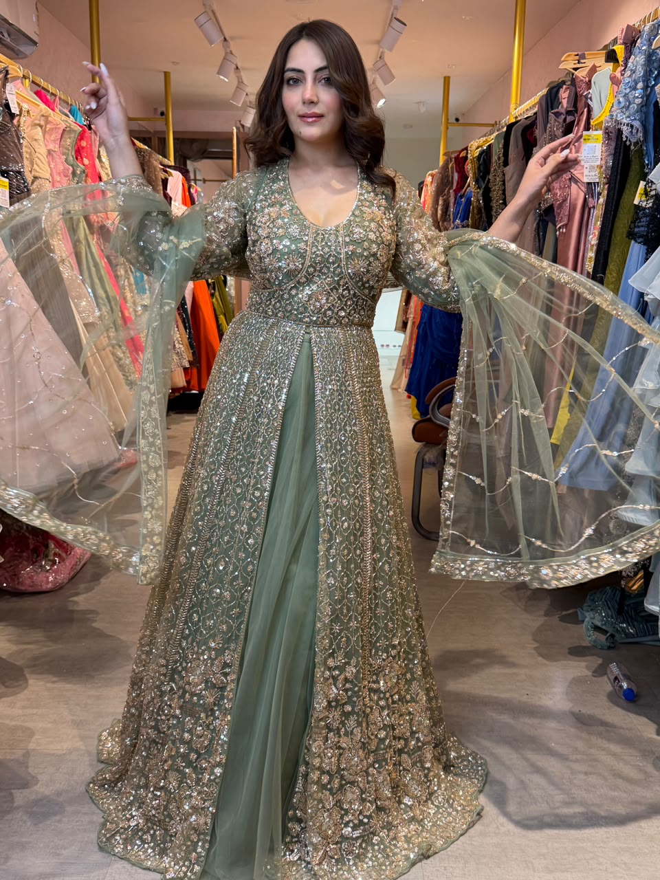 Royal princess-cut festive gown style