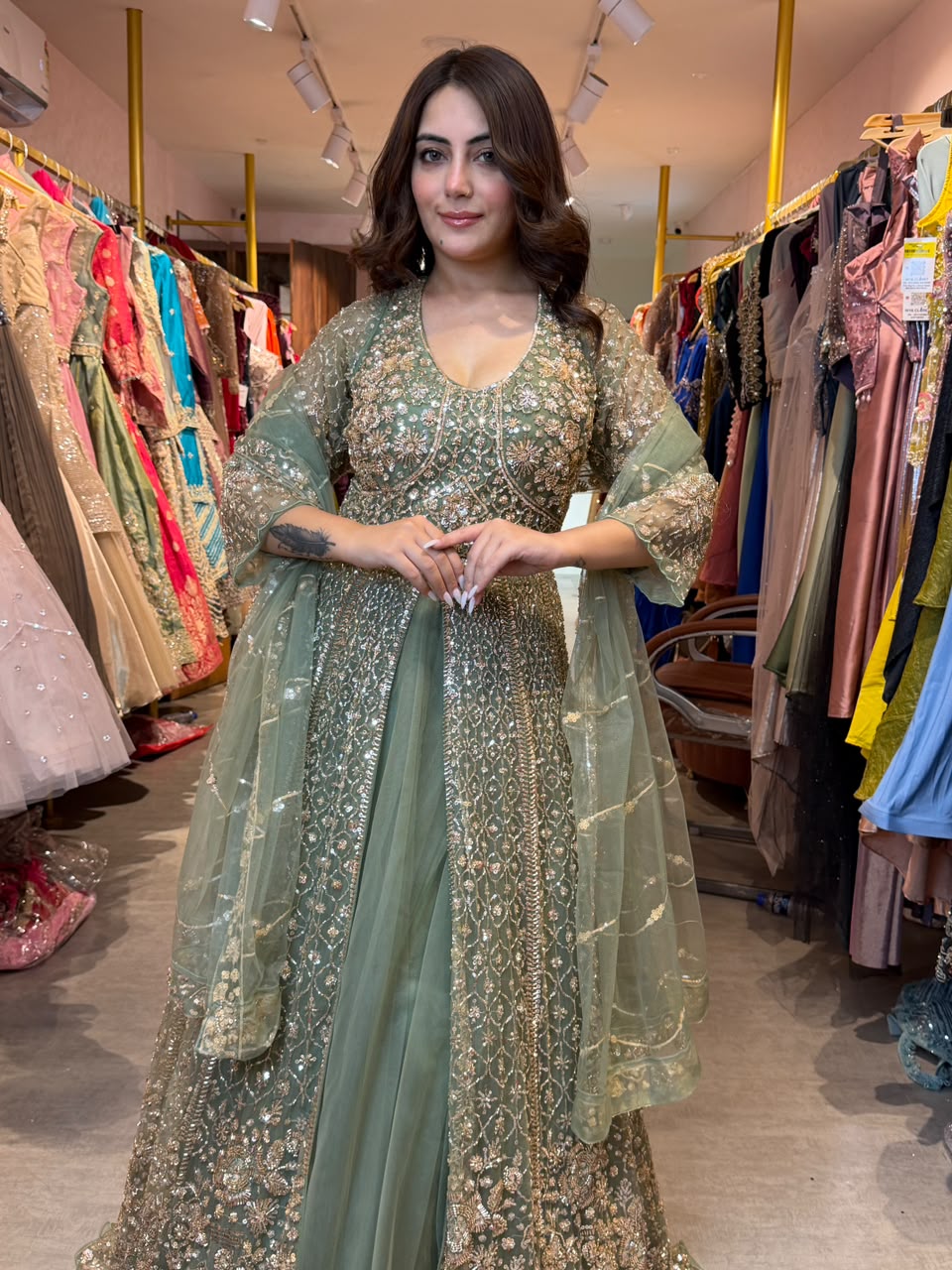 Royal princess-cut festive gown style