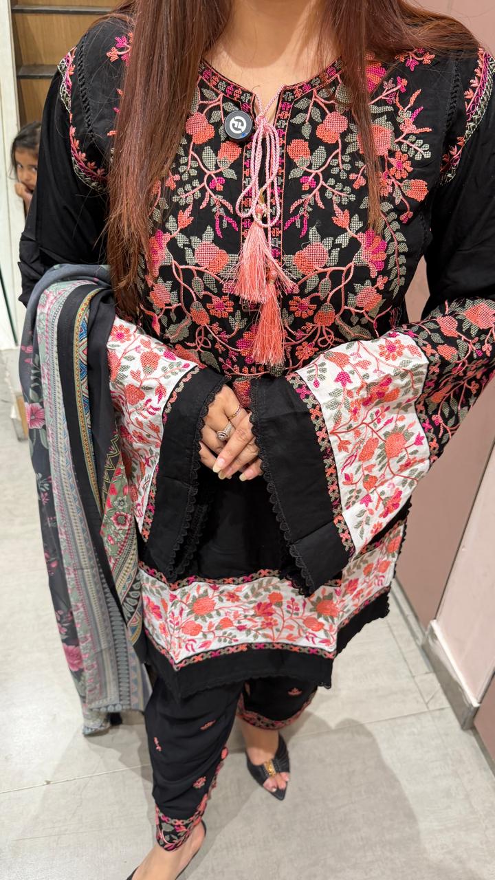 Pakistani Printed Kurta Pant Set