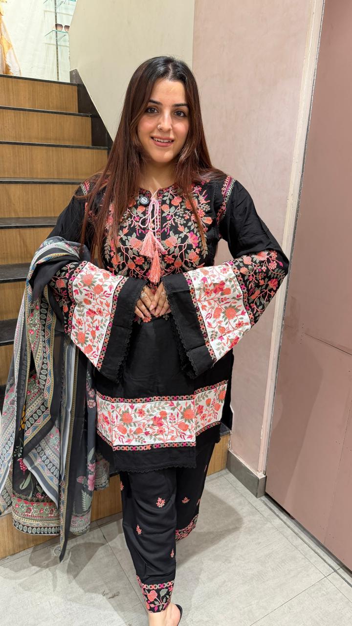 Pakistani Printed Kurta Pant Set