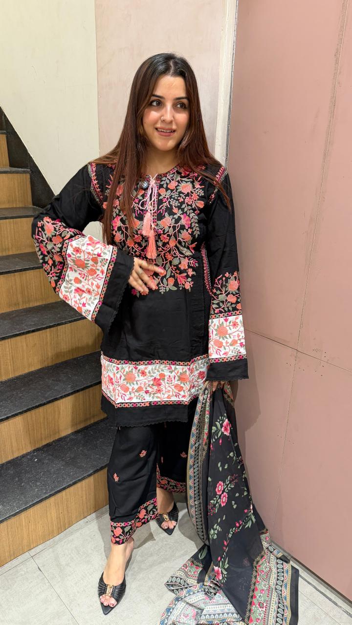 Pakistani Printed Kurta Pant Set