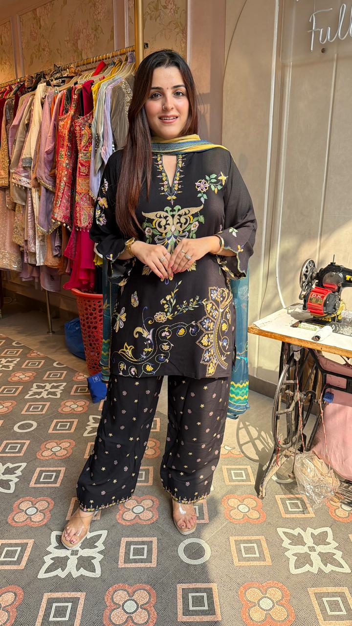 Black floral thread embroidered Pakistani suit