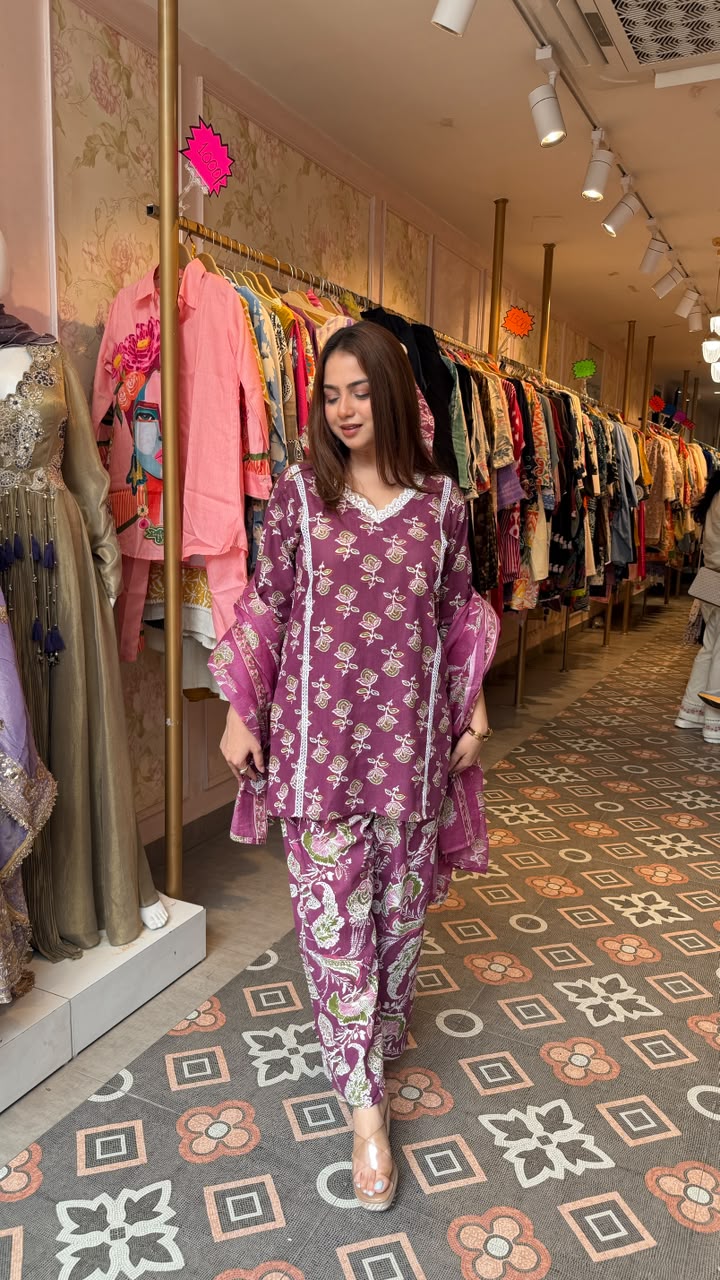 Printed short kurta with straight pants set