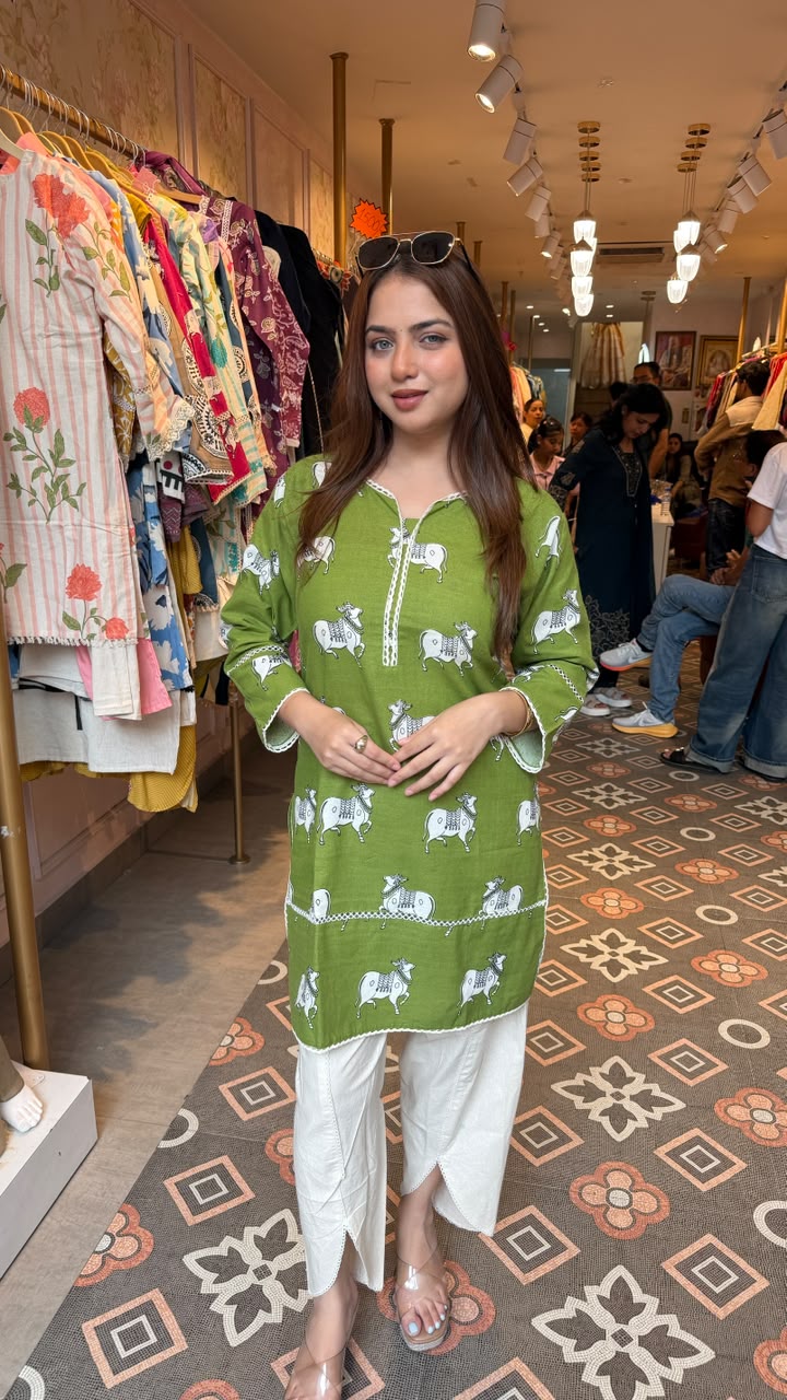 Printed short kurta with straight pants set