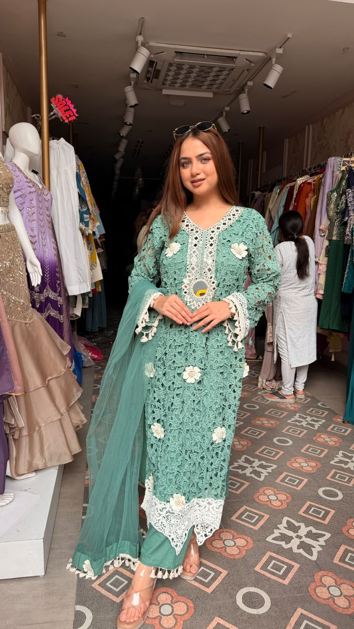Pakistani Luxury Lace Suit