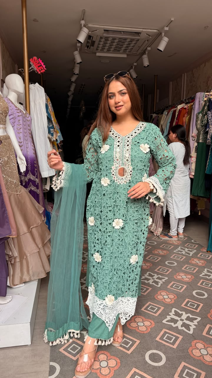 Pakistani Luxury Lace Suit