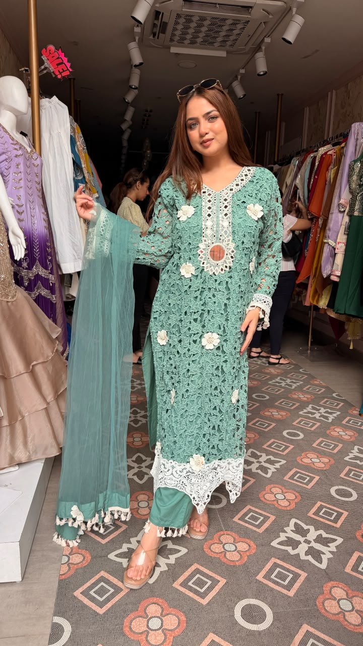 Pakistani Luxury Lace Suit