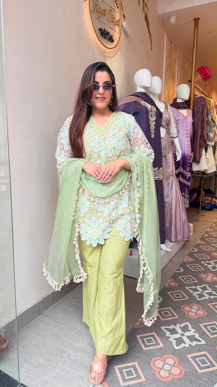Luxury Floral 3D Lace Pakistani Suit Set