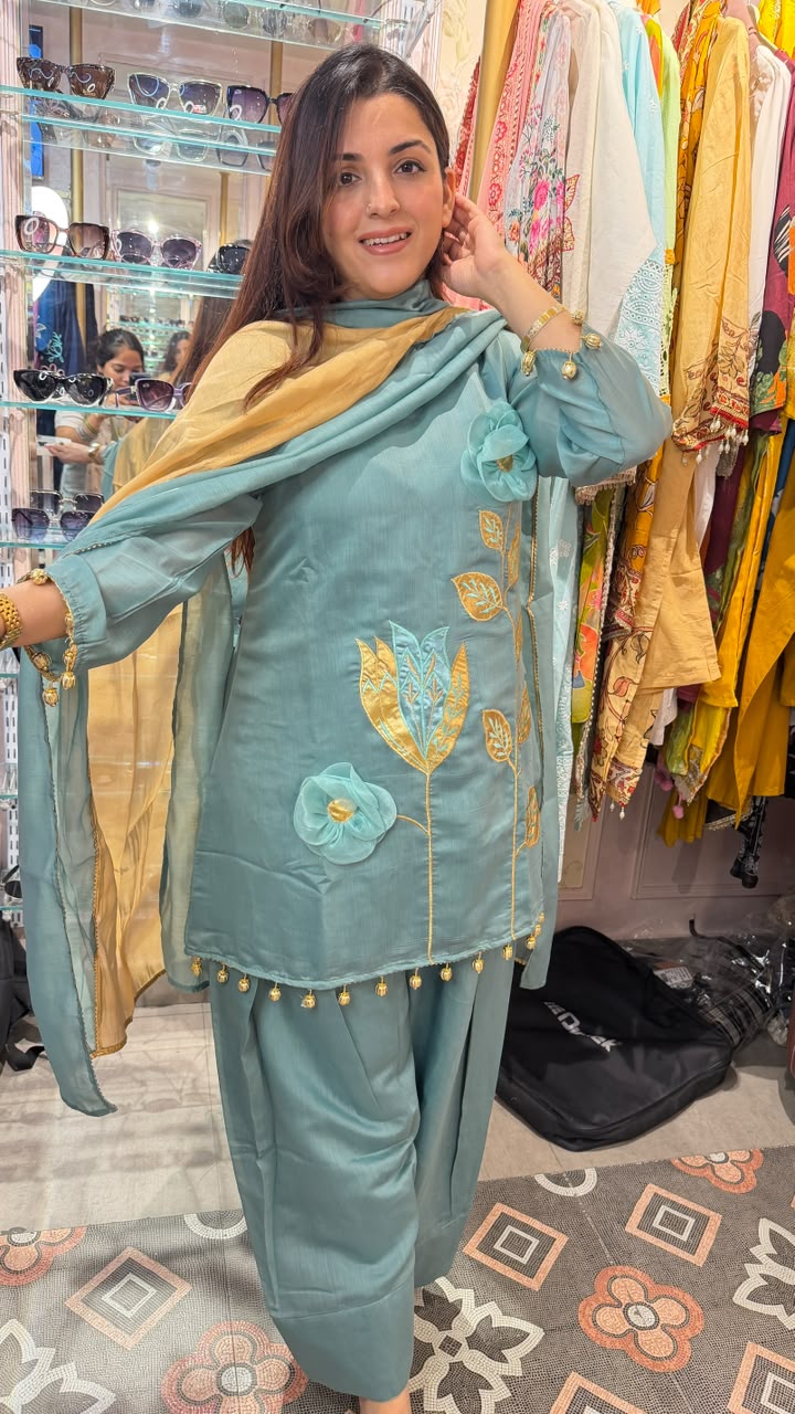 Aqua Bloom Elegance— 3-Piece