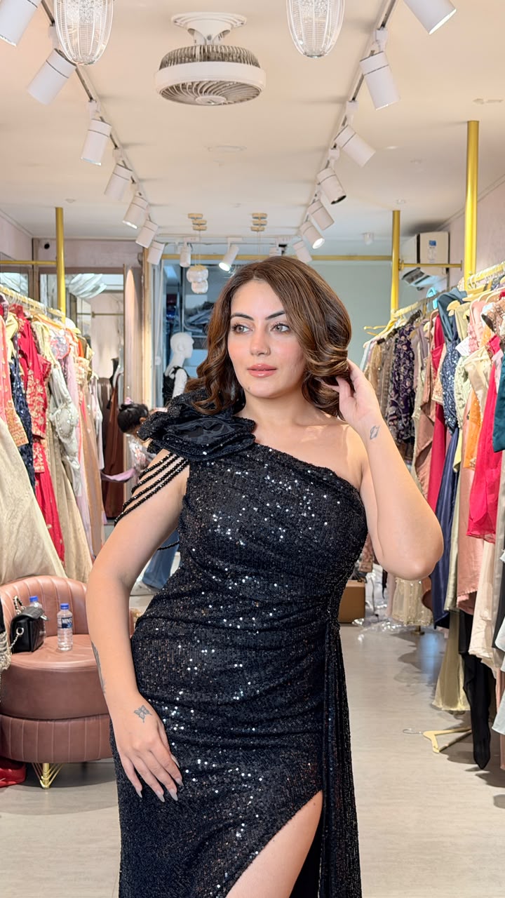 Black One-Shoulder Sequin Slit Gown