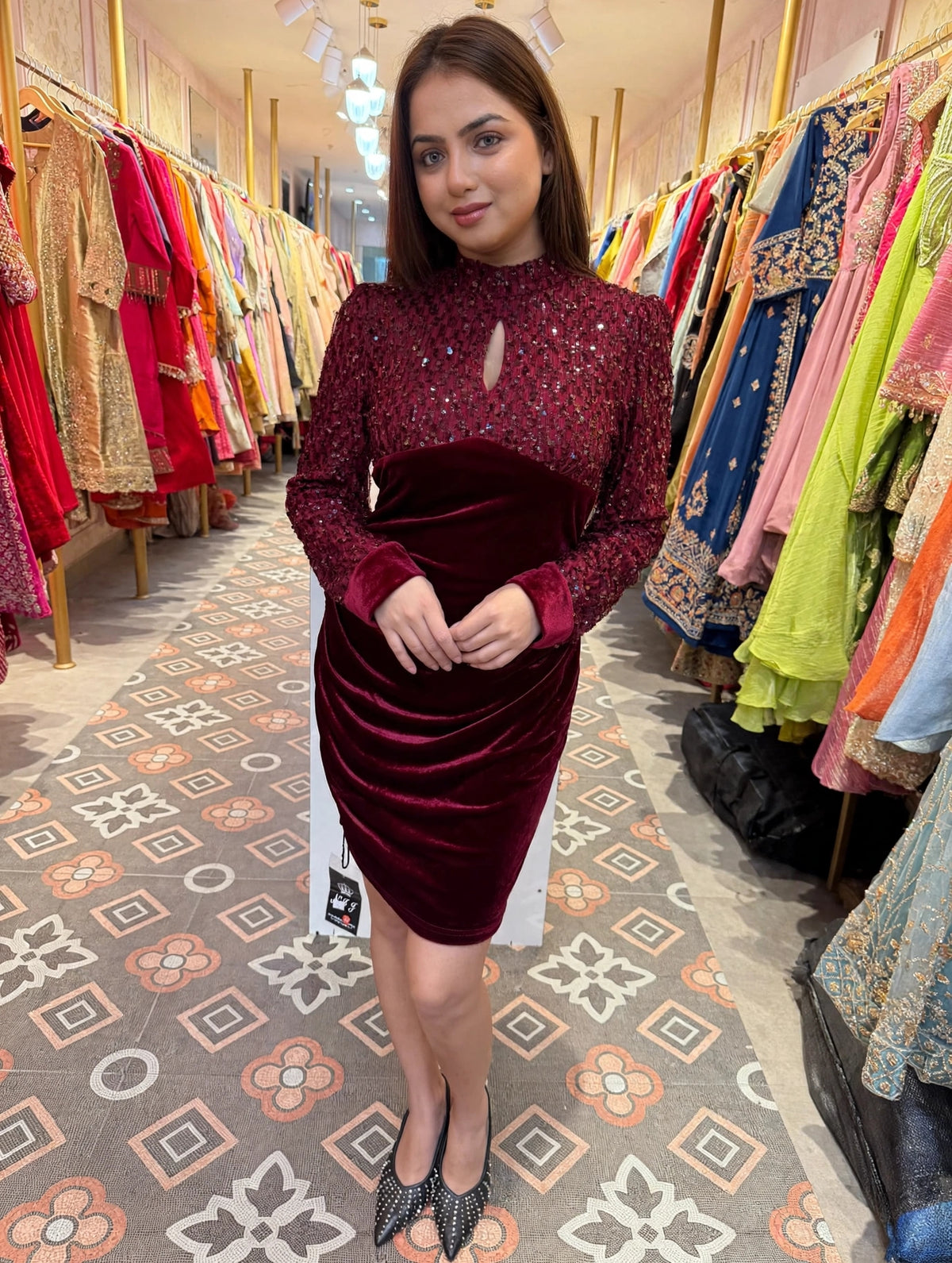 Black Velvet Bodycon Party Dress with Sequin Embellished Puff Sleeve